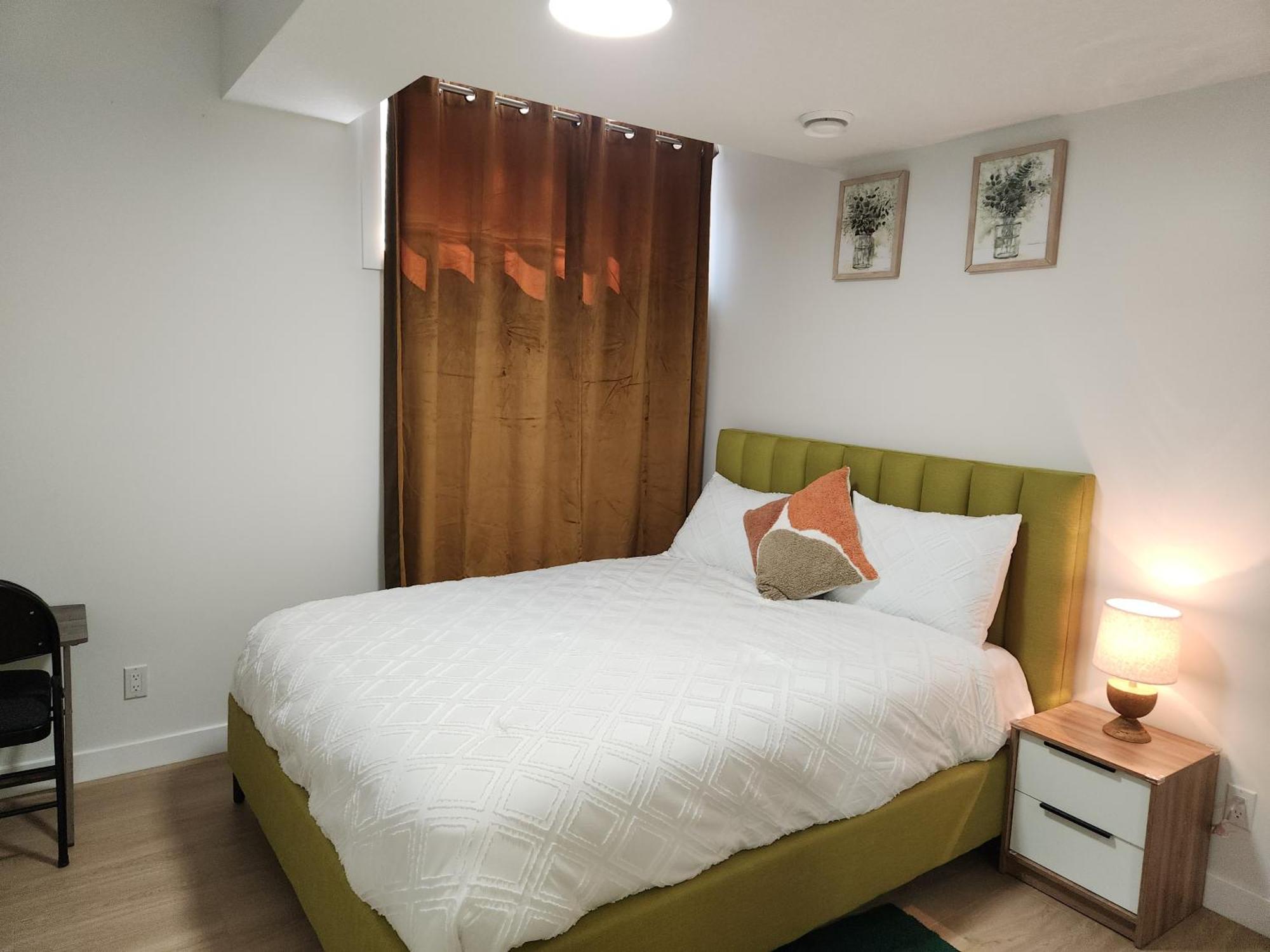 Brand New Deluxe 2 Bedroom Suite With Ac & Den YYC Exterior foto