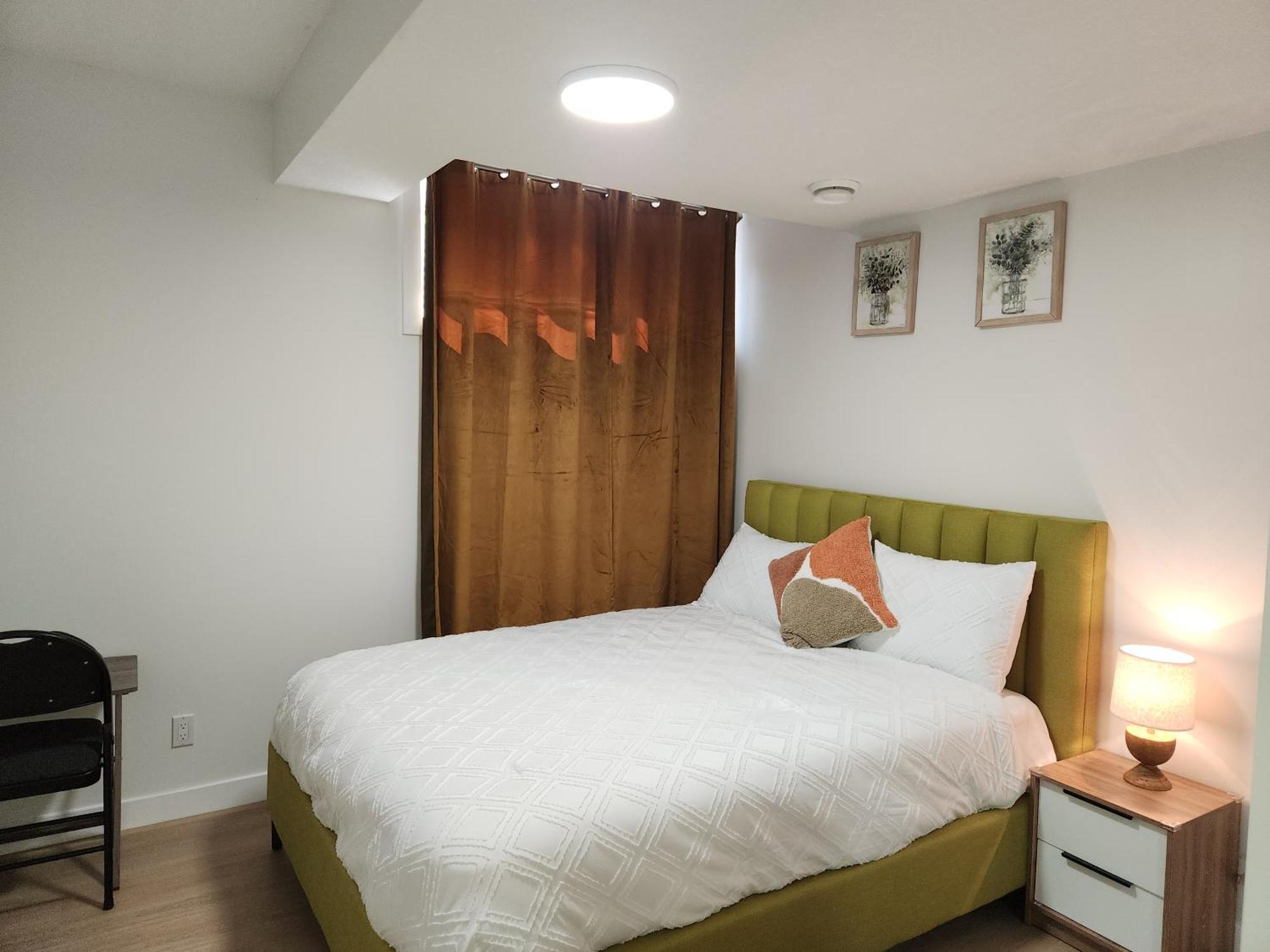 Brand New Deluxe 2 Bedroom Suite With Ac & Den YYC Exterior foto