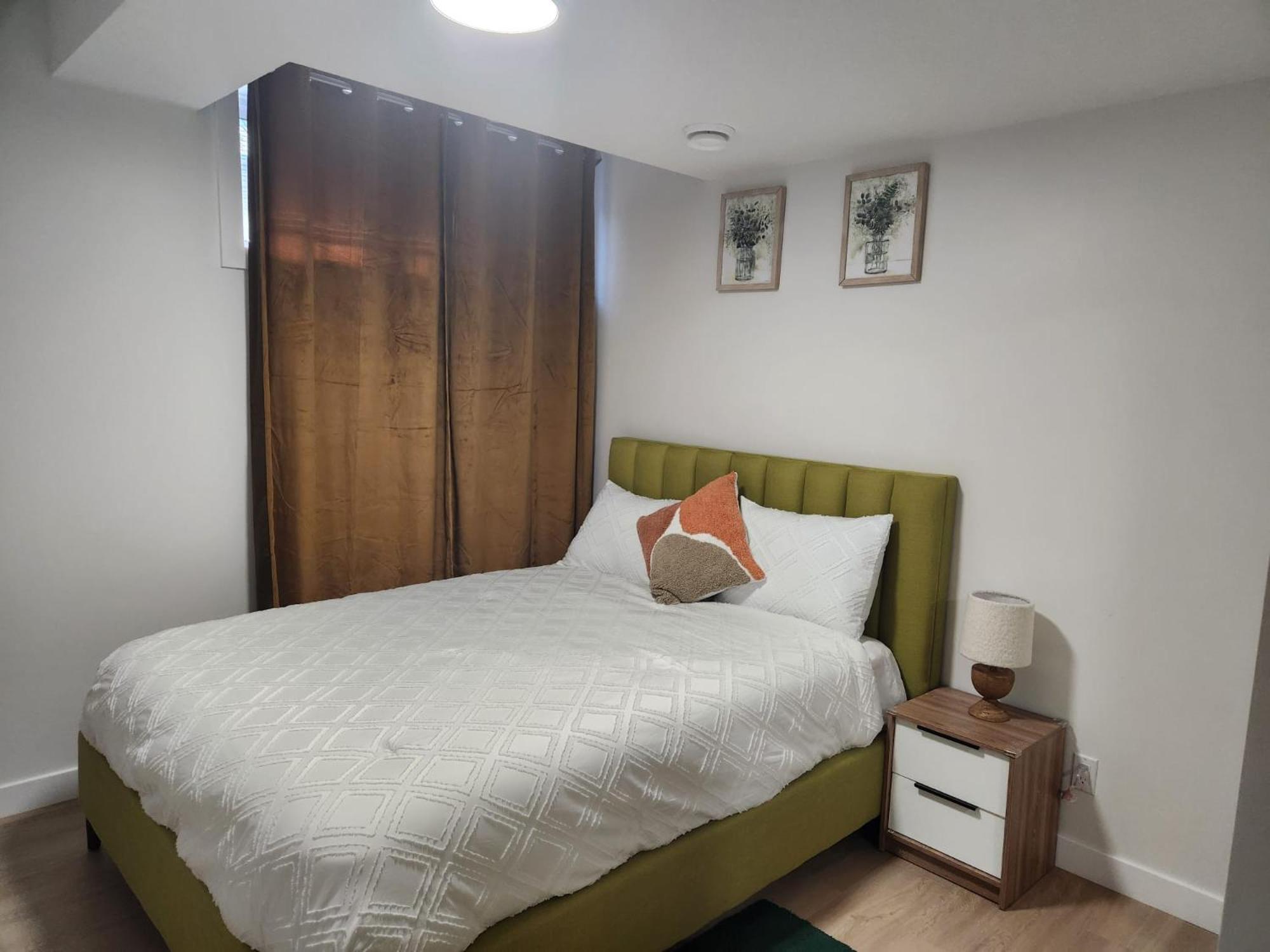Brand New Deluxe 2 Bedroom Suite With Ac & Den YYC Exterior foto